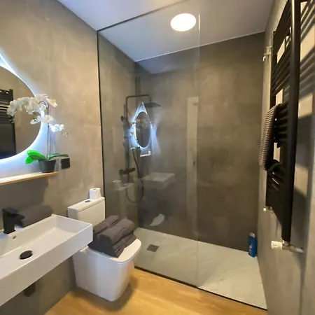 Cornelia 01 Santander